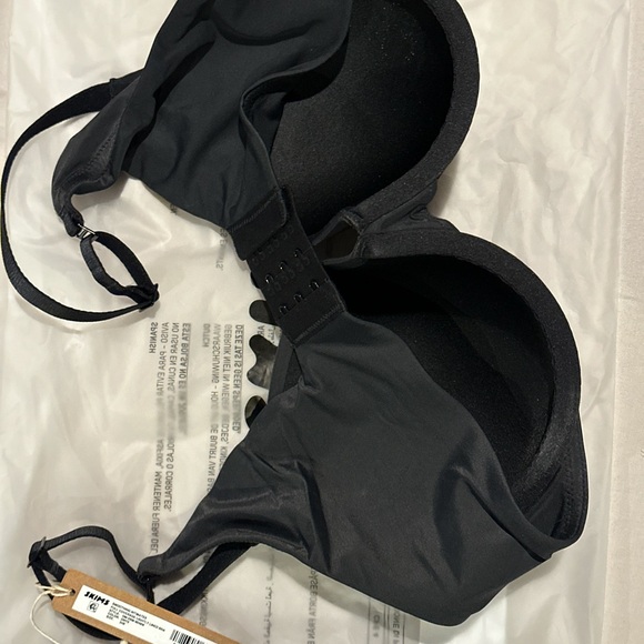 SKIMS Full Coverage Bra - Picture 3 of 4